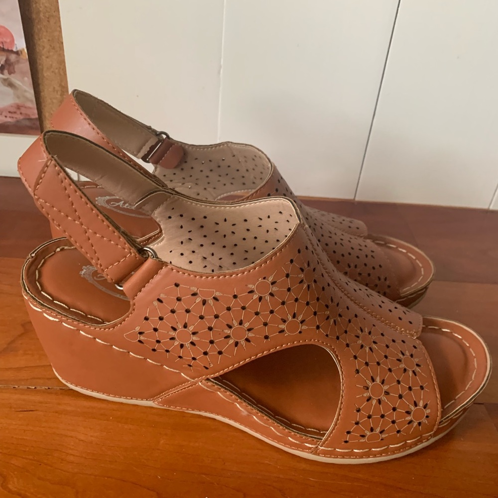 Wedges neutral